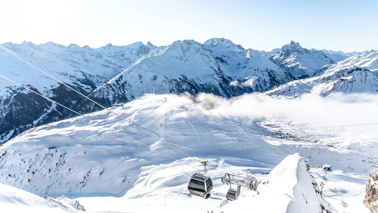 Ausblick von der Valluga im Winter in St. Anton am Arlberg